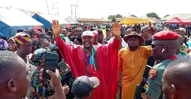 Large crowd as Ikwumonu declares for Enone Fed.Constituency