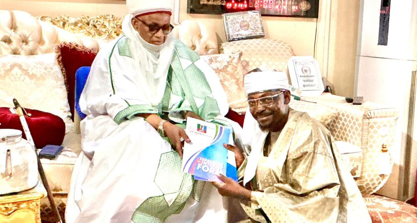 Ndarani, SAN, presents nomination, expression of interest forms to Etsu Nupe for blessing